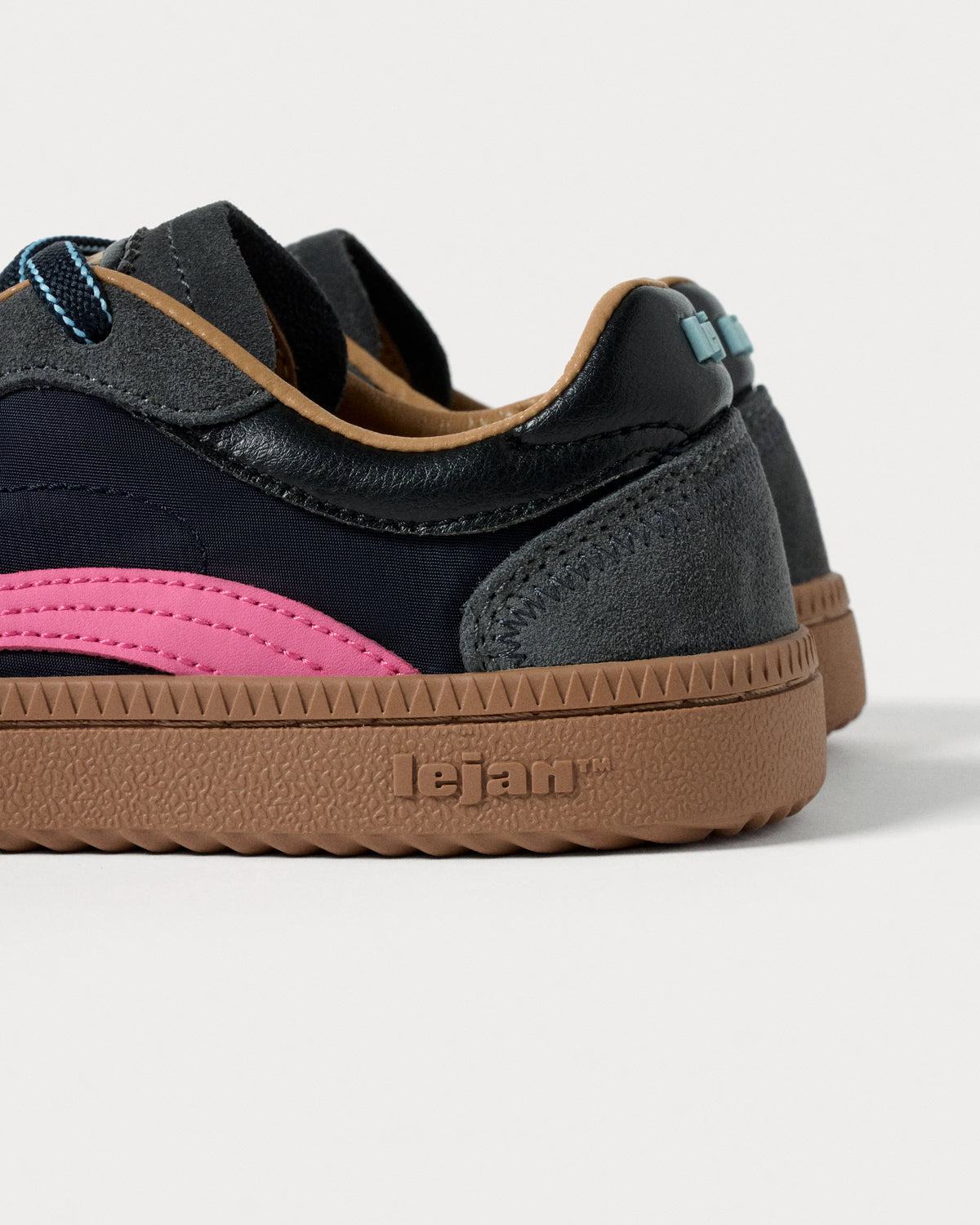 Lejan One - Navy / Electric Pink